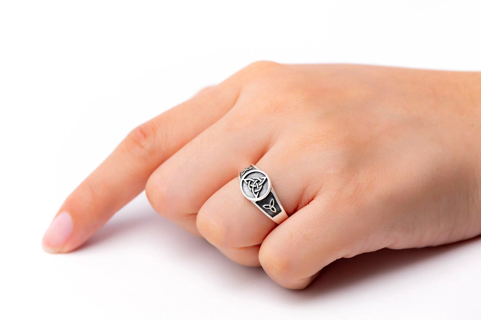 925 Sterling Silver Ladies Celtic Triquetra Ring