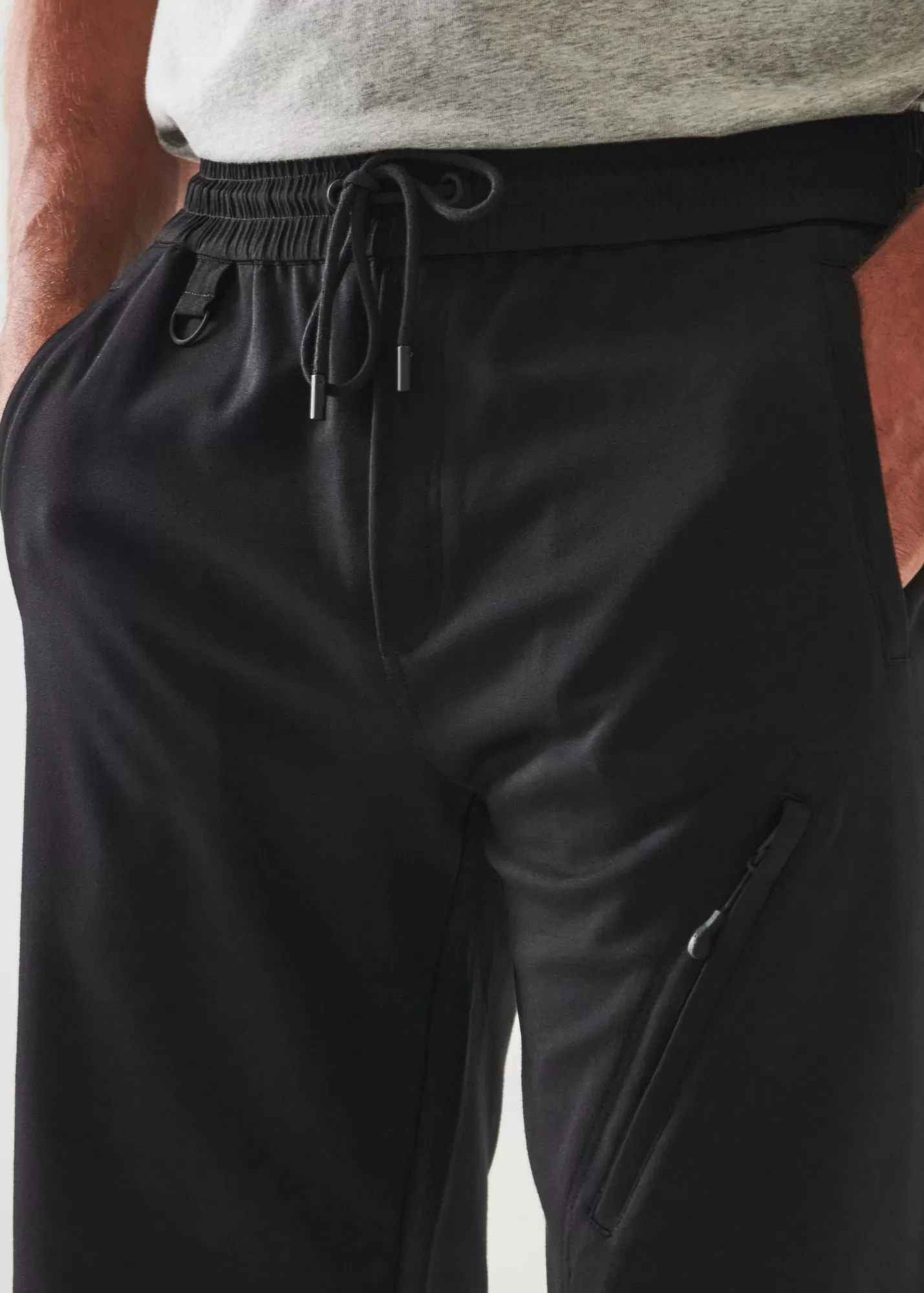 ACTIVE ZIP SHORT