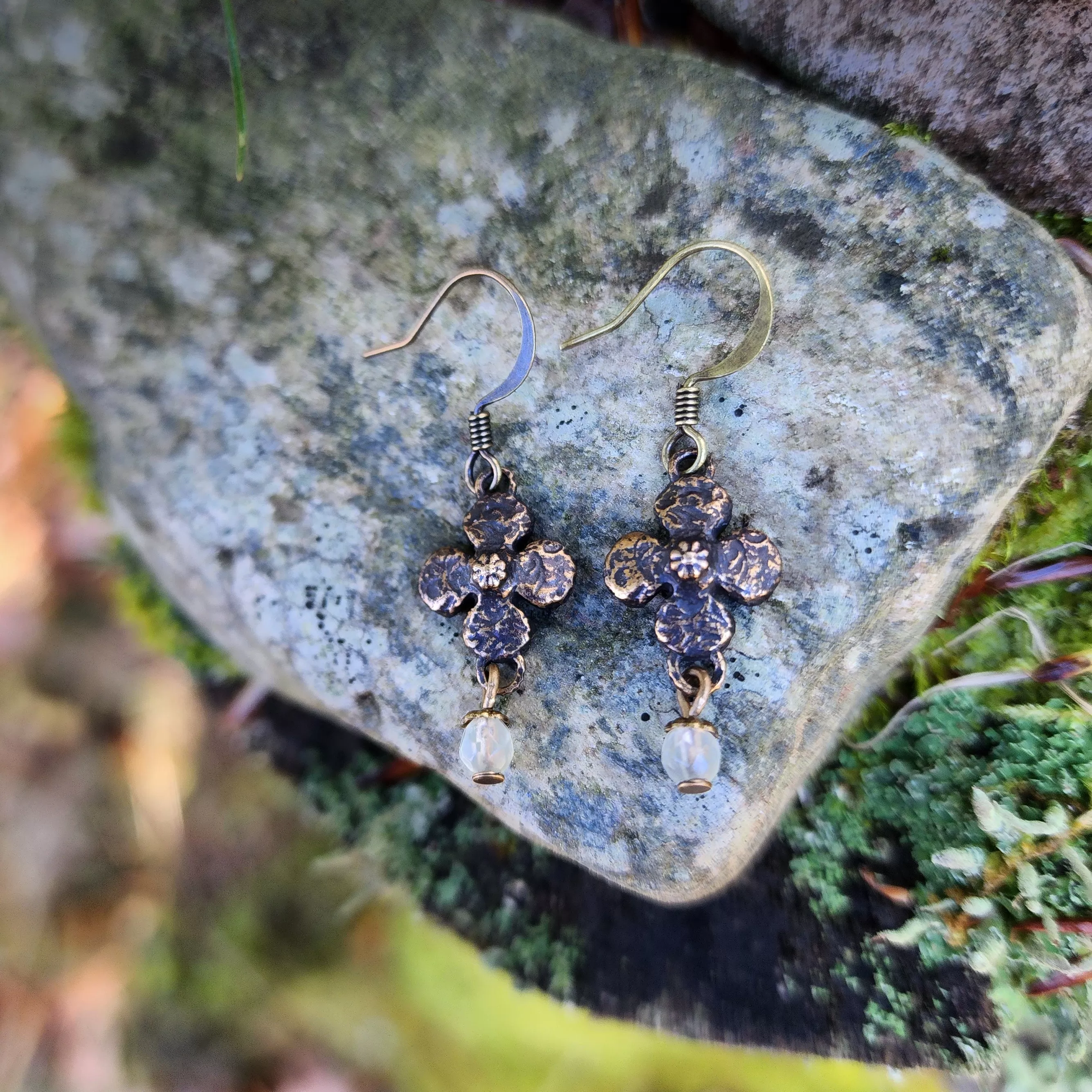 clover earrings : prehnite & antiqued bronze