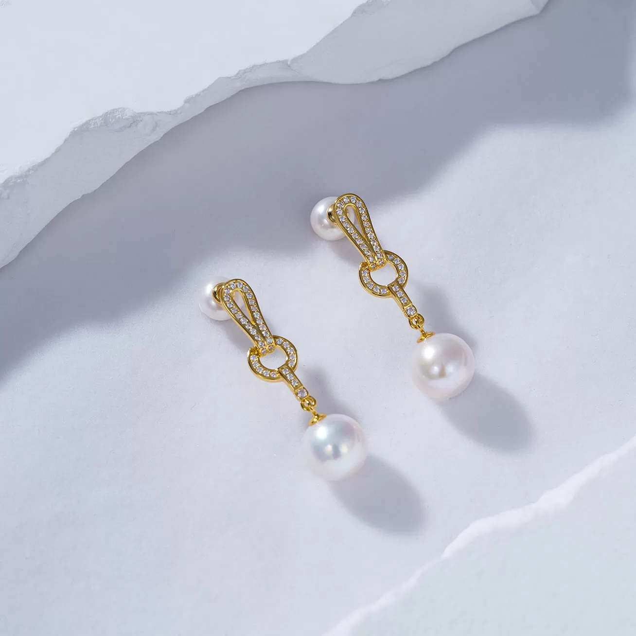 Elegant Freshwater Pearl Earrings WE00670