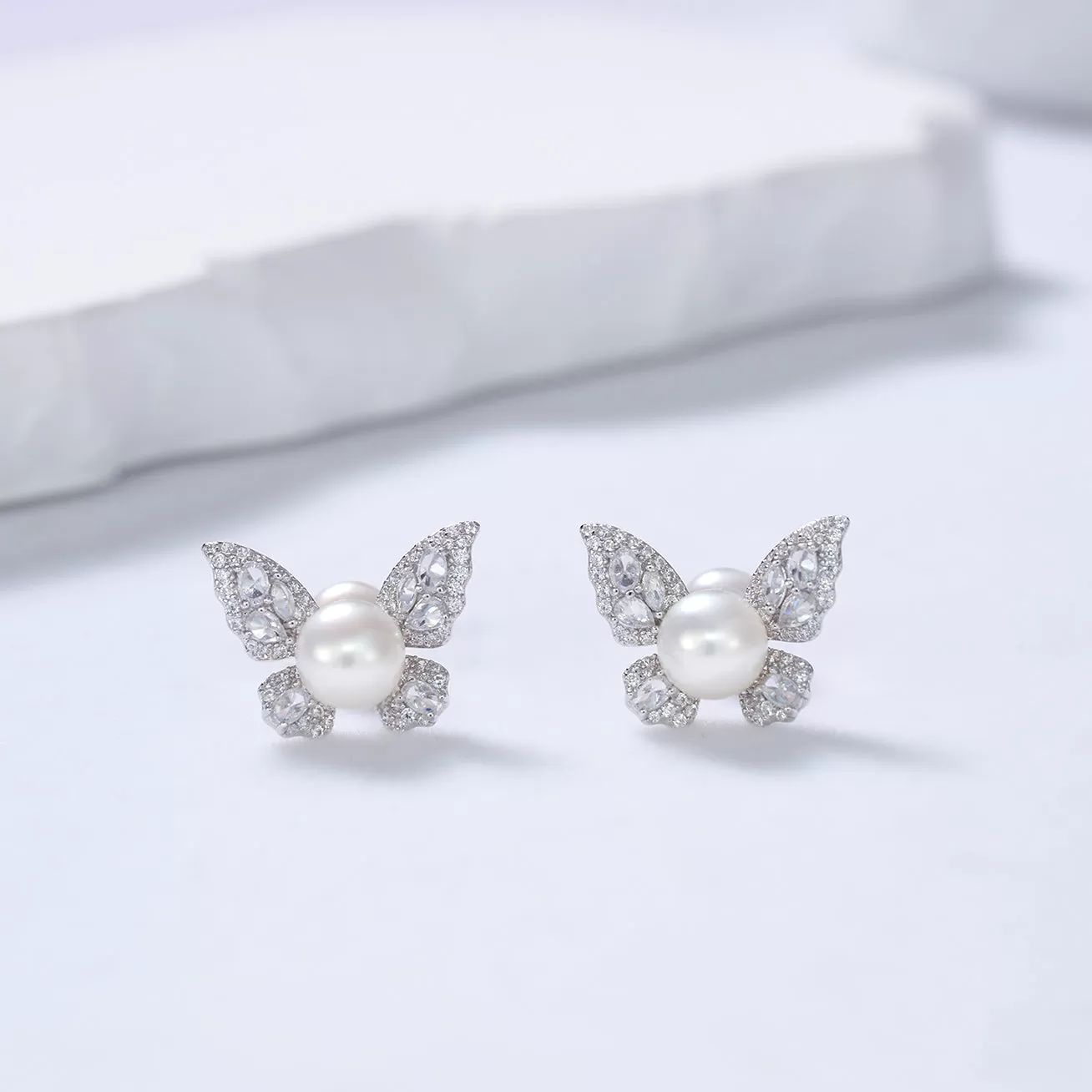 Elegant Freshwater Pearl Earrings WE00723| GARDENS