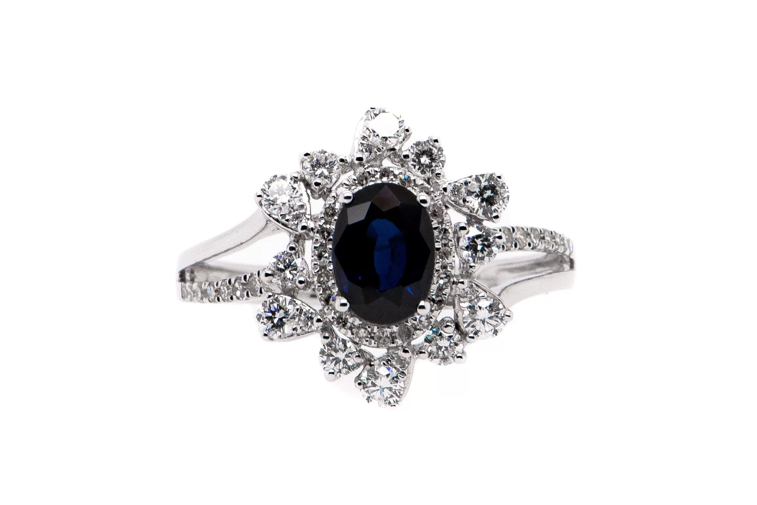 Oval Sapphire and Diamond ring (DRCS3467)