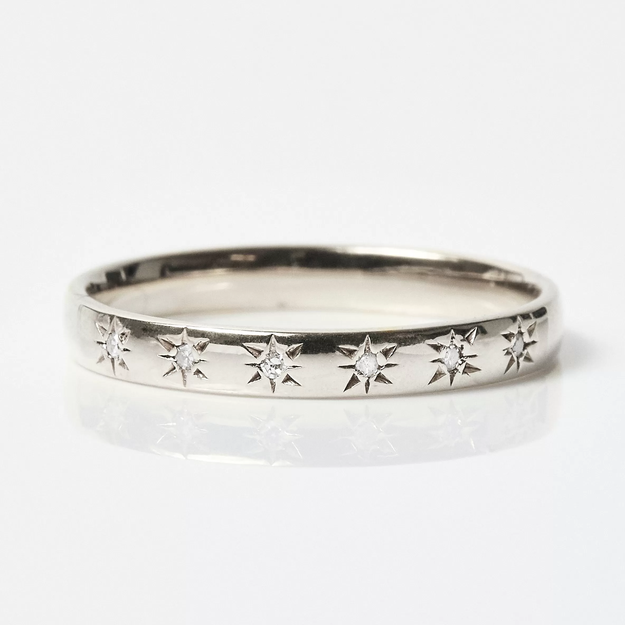 Simple Star Set Diamond Band